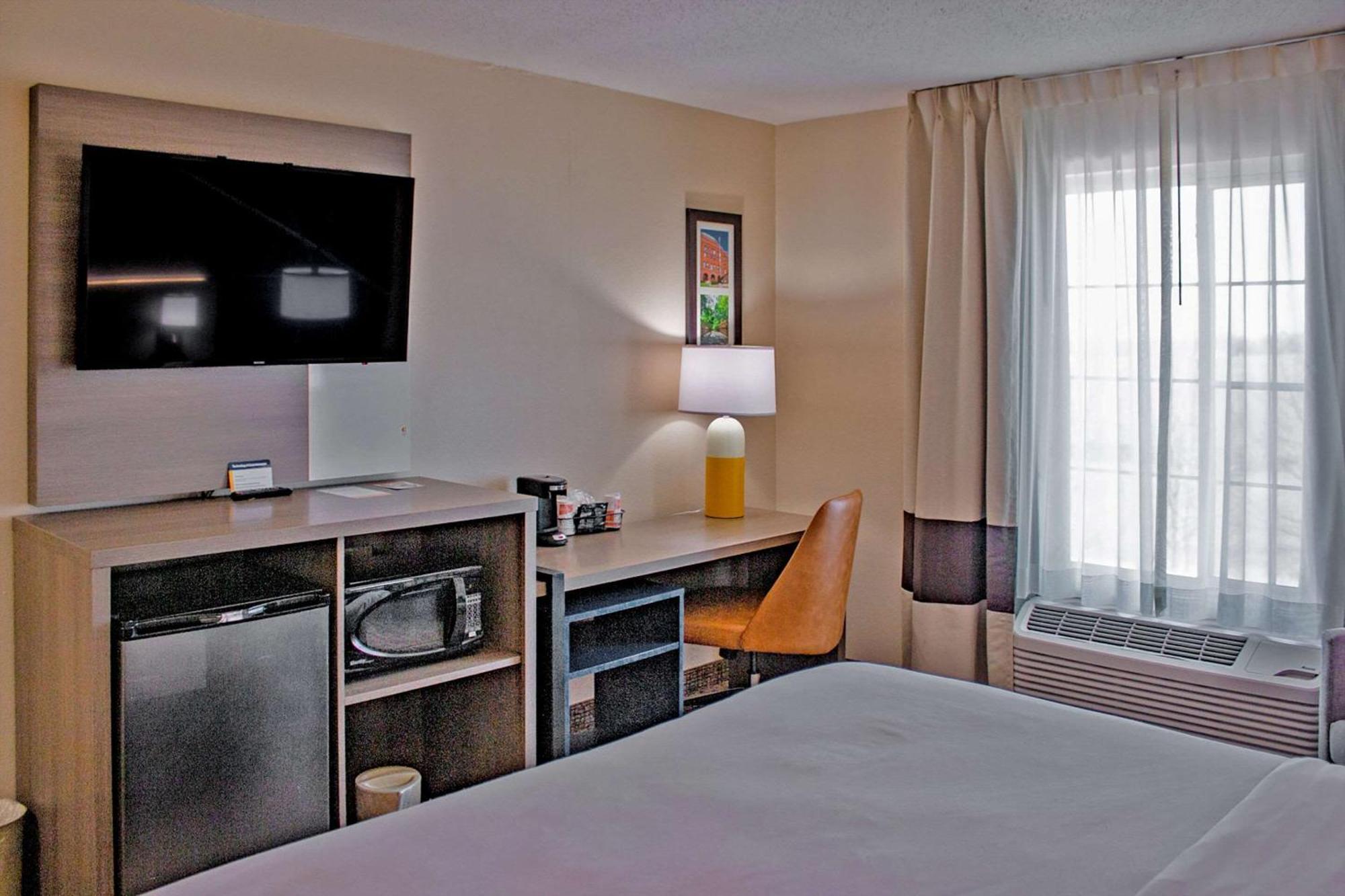 Comfort Inn & Suites Geneva- West Chicago Eksteriør billede